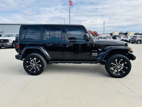 Used 2021 Jeep Wrangler Unlimited Sahara image 33