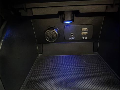 Used 2017 Subaru Outback 3.6R Limited image 25