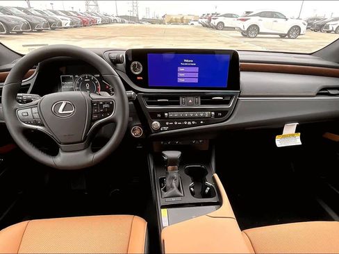 New 2025 Lexus ES 350 image 8