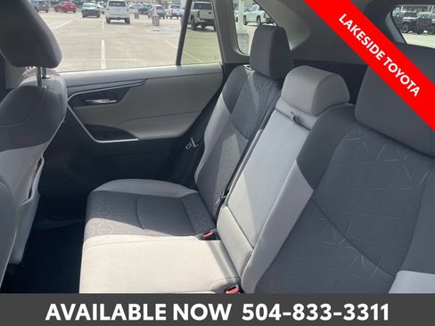 Used 2020 Toyota RAV4 XLE FWD image 20