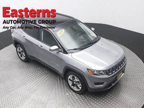 Used 2018 Jeep Compass Limited w/ Navigation Group AWD/4WD image 3