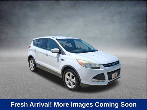 Used 2016 Ford Escape SE FWD image 1