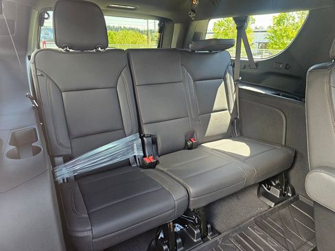 New 2026 Chevrolet Suburban High Country AWD/4WD image 13