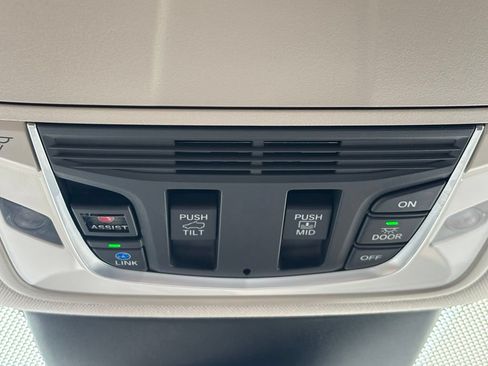 Used 2024 Acura MDX SH-AWD w/ Technology Package image 17