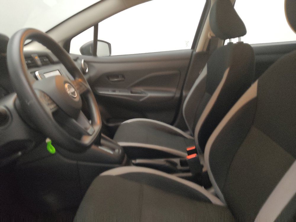 Used 2025 Nissan Versa S FWD image 17