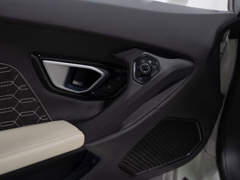 Used 2024 Lamborghini Huracan EVO AWD/4WD image 46