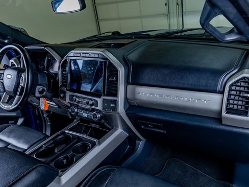 Used 2022 Ford F250 Lariat w/ Black Appearance Package AWD/4WD image 16