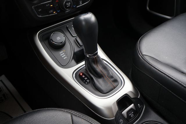 Used 2021 Jeep Compass Latitude w/ Convenience Group AWD/4WD image 19