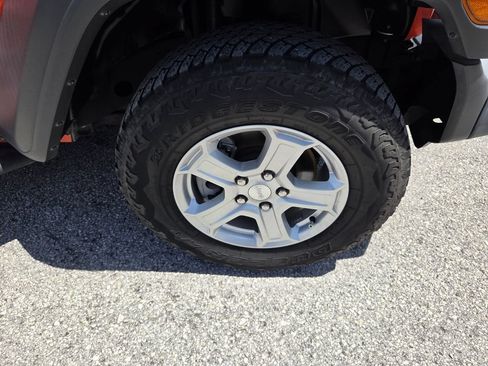 Used 2018 Jeep Wrangler Unlimited Sport S AWD/4WD image 17