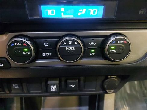 Used 2023 Toyota Tacoma 4x4 Double Cab image 25