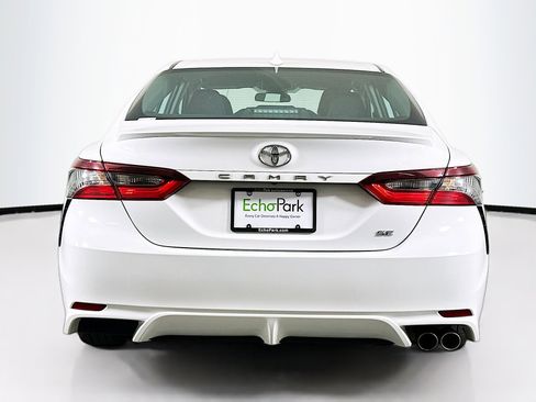 Used 2024 Toyota Camry SE image 7