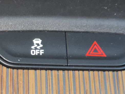 Used 2019 GMC Acadia SLE image 9