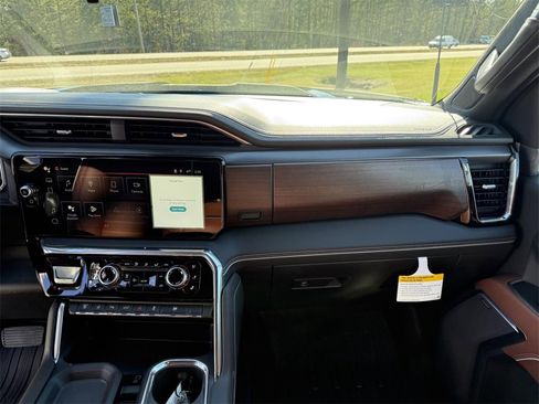 New 2026 GMC Sierra 3500 Denali Ultimate image 16