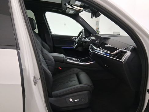 New 2026 BMW X5 xDrive40i w/ M Sport Package image 33