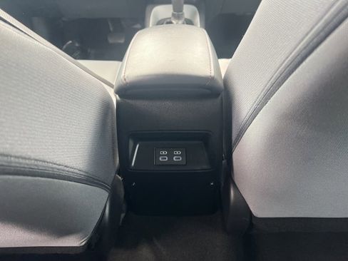 Used 2024 Toyota Corolla SE image 18