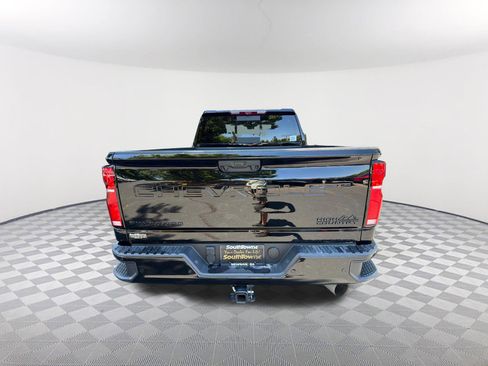 Used 2025 Chevrolet Silverado 3500 High Country w/ Midnight Edition AWD/4WD image 6