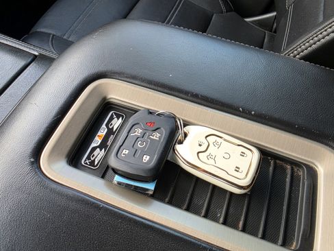 Used 2018 GMC Yukon Denali image 36