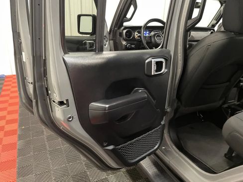 Used 2021 Jeep Wrangler Unlimited Sport AWD/4WD image 40