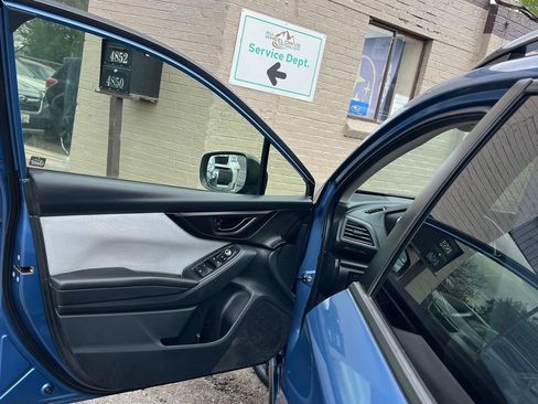 Used 2021 Subaru Crosstrek 2.0i Premium image 10