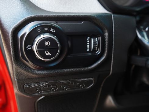 Used 2025 Jeep Gladiator Sport AWD/4WD image 28