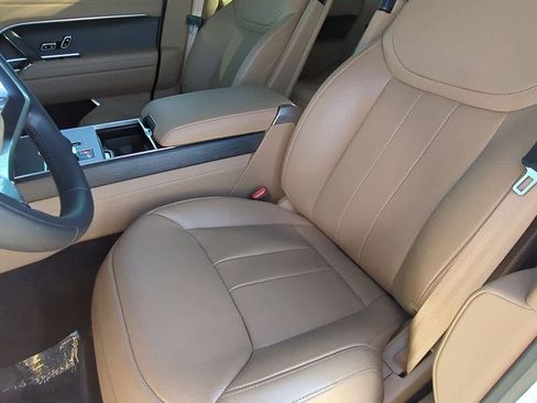 Used 2025 Land Rover Range Rover SE image 15