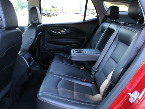 Used 2024 GMC Terrain SLT FWD image 18