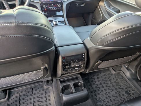 Used 2022 Jeep Grand Cherokee L Limited AWD/4WD image 33