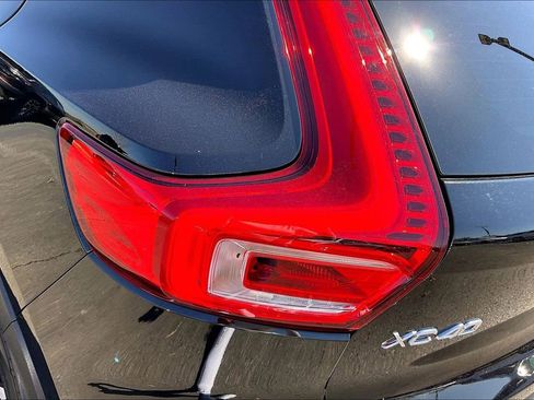 Used 2024 Volvo XC40 B5 Plus w/ Protection Package Premier image 25