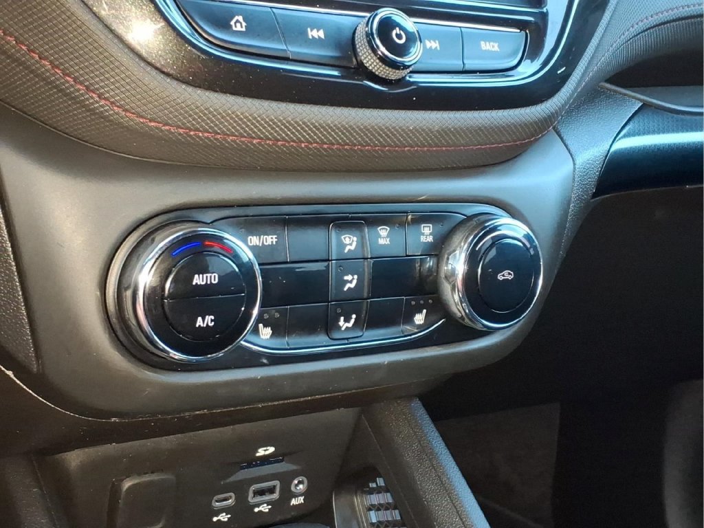 Used 2022 Chevrolet TrailBlazer RS w/ Sun and Liftgate Package FWD image 6