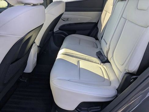 Used 2025 Hyundai Tucson Limited image 18