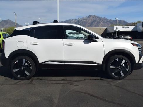 New 2026 Nissan Kicks SR w/ Cold Weather Package AWD/4WD image 8