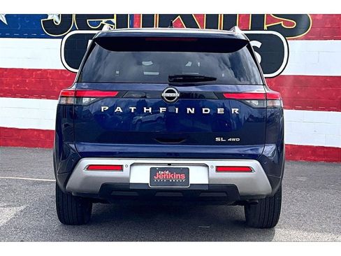 Used 2025 Nissan Pathfinder SL AWD/4WD image 4