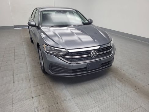 Used 2024 Volkswagen Jetta SE FWD image 14