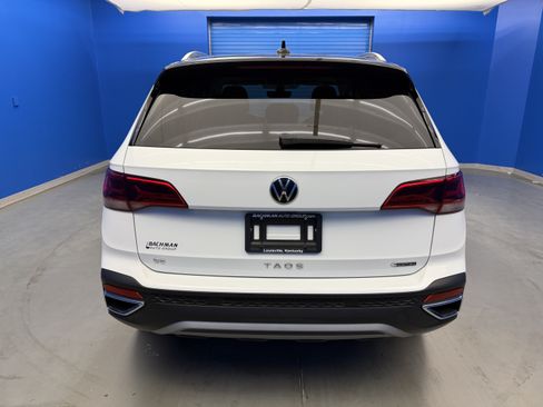 Certified 2024 Volkswagen Taos SE AWD/4WD image 6