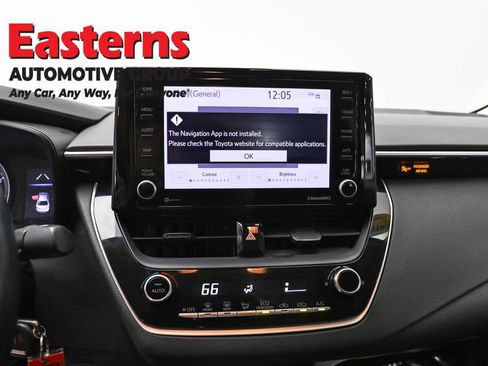 Used 2022 Toyota Corolla LE FWD image 11