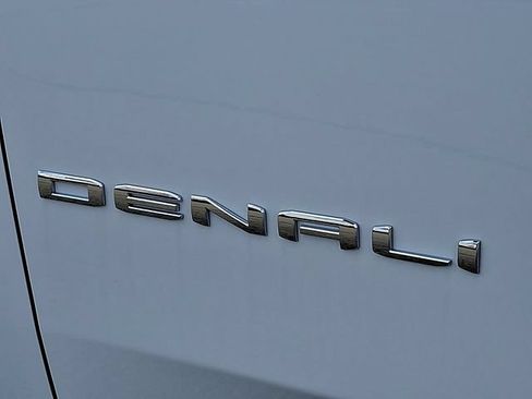 New 2026 GMC Yukon Denali w/ Denali Reserve Package AWD/4WD image 23