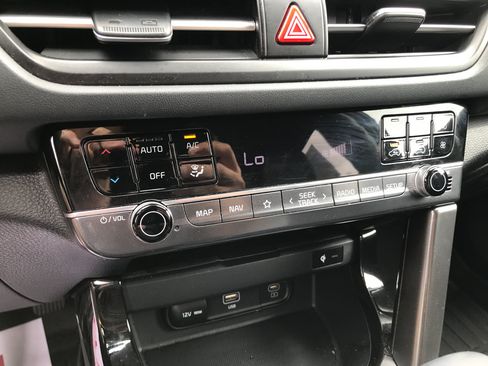 Used 2024 Kia Seltos EX FWD image 20