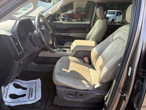 Used 2018 Ford Expedition Max Limited RWD image 15