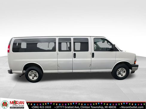 Used 2017 Chevrolet Express 3500 LT w/ LT Preferred Equipment Group image 7