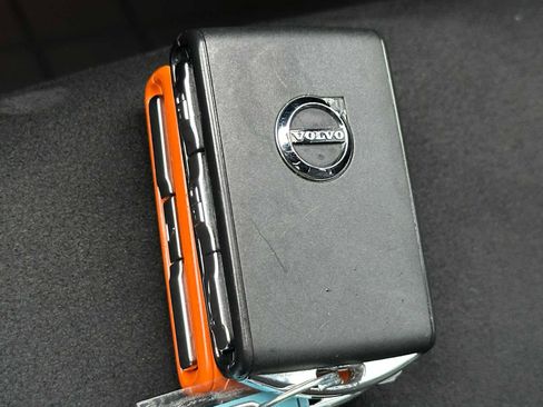 Certified 2023 Volvo XC40 Recharge Ultimate w/ Protection Package Premier image 33