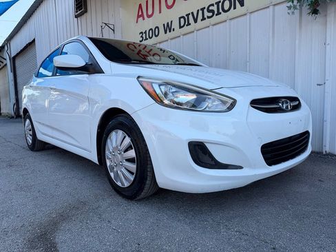 Used 2016 Hyundai Accent SE FWD image 2