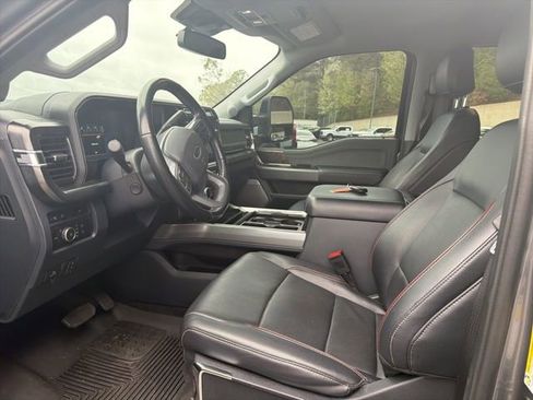 Used 2023 Ford F250 Lariat w/ Black Appearance Package image 12