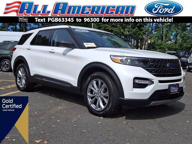 Certified 2023 Ford Explorer XLT w/ Equipment Group 202A AWD/4WD image 1