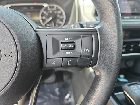 Used 2023 Nissan Rogue S AWD/4WD image 17