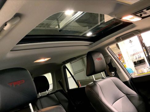 Used 2023 Toyota 4Runner TRD Off-Road Premium w/ Off Road Premium Plus Package AWD/4WD image 14