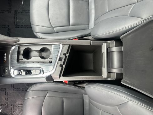 Used 2024 Buick Enclave Premium image 32