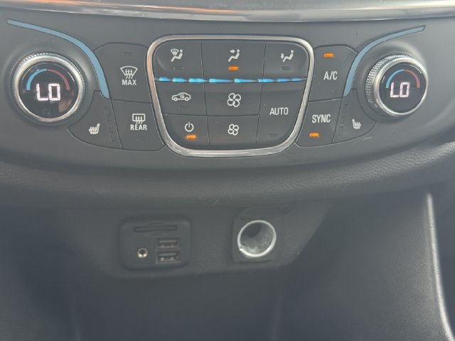 Used 2020 Chevrolet Traverse RS FWD image 29