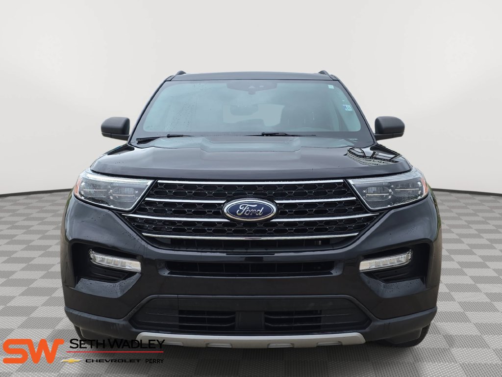 Used 2021 Ford Explorer XLT w/ Equipment Group 202A AWD/4WD image 2