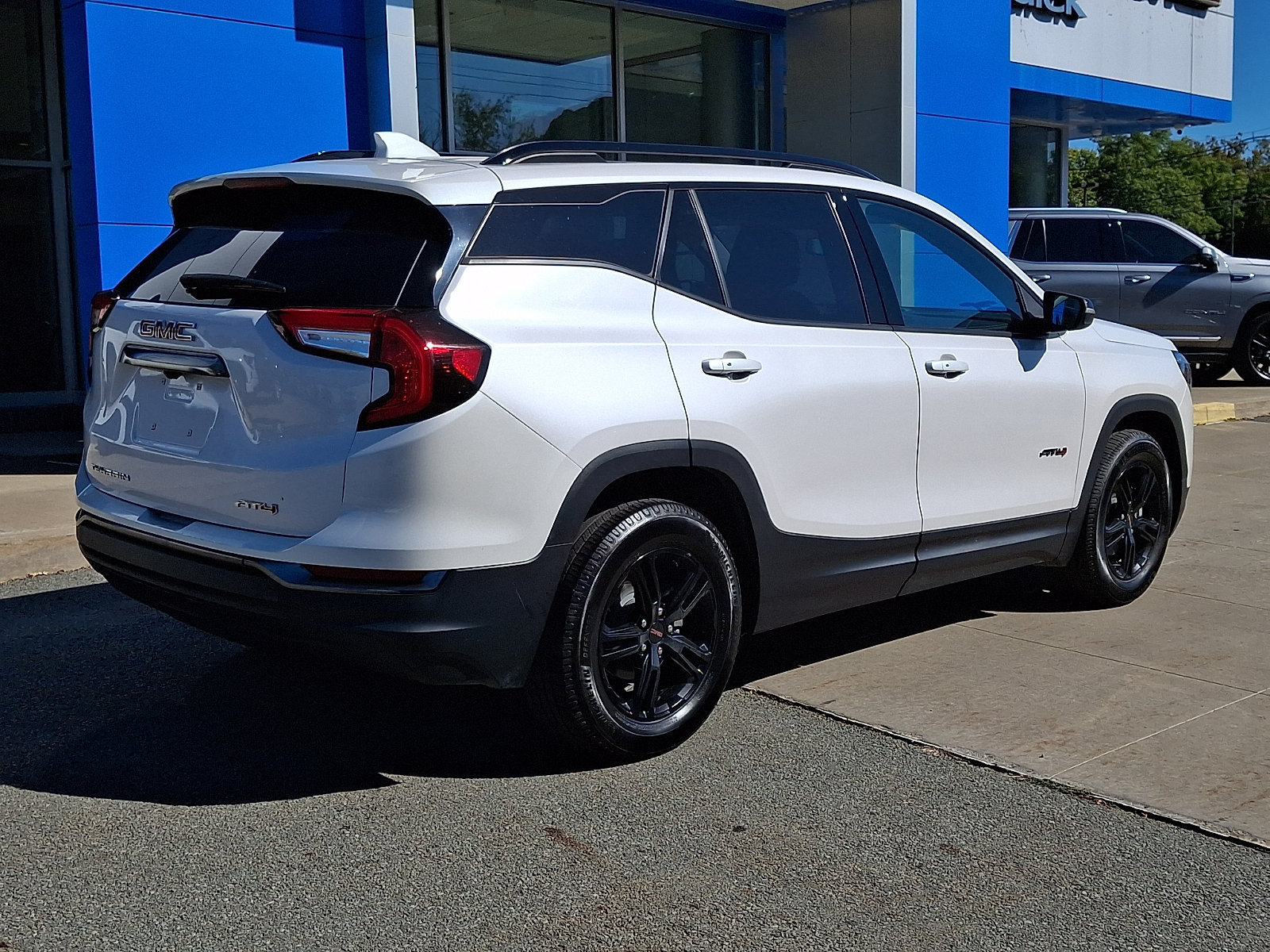 Used 2022 GMC Terrain AT4 AWD/4WD image 6