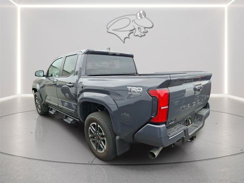Used 2025 Toyota Tacoma TRD Sport AWD/4WD image 2